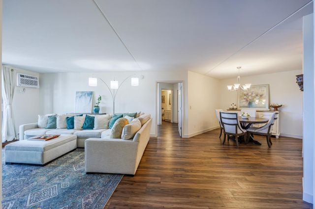 2601 Kenzie Terrace 515, Saint Anthony, MN 55418