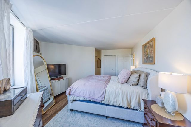 2601 Kenzie Terrace 515, Saint Anthony, MN 55418