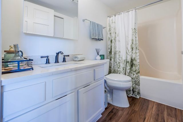 2601 Kenzie Terrace 515, Saint Anthony, MN 55418