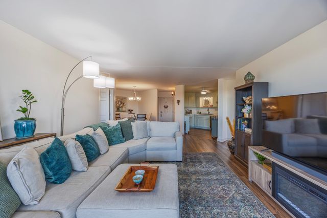 2601 Kenzie Terrace 515, Saint Anthony, MN 55418