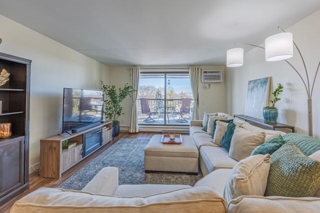 2601 Kenzie Terrace 515, Saint Anthony, MN 55418