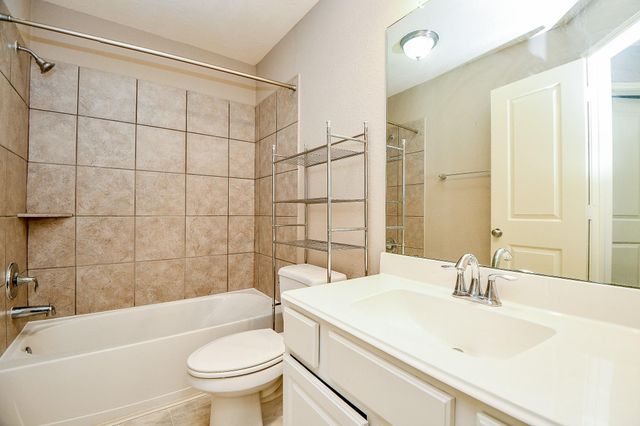 2023 Manchester Crossing, Fresno, TX 77545