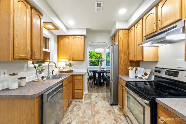 860 S 48th, Tacoma, WA 98408