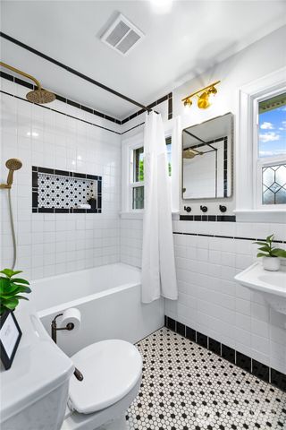 860 S 48th, Tacoma, WA 98408