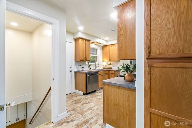 860 S 48th, Tacoma, WA 98408