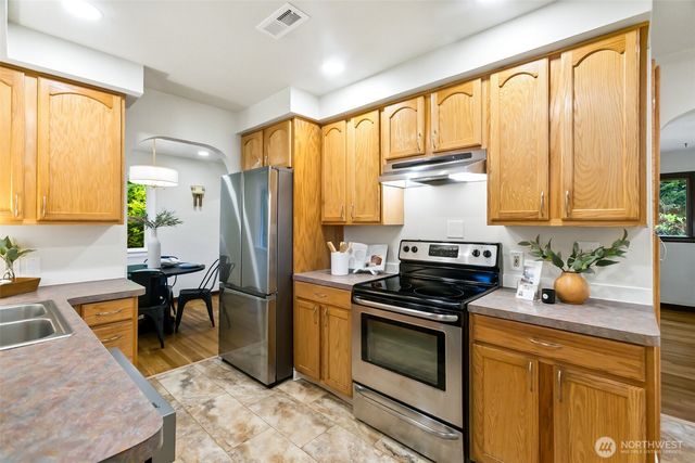 860 S 48th, Tacoma, WA 98408