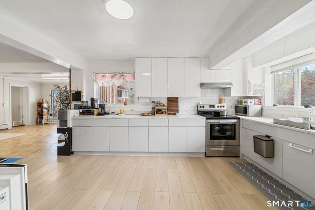 2776 East Main Street, Bridgeport, CT 06610