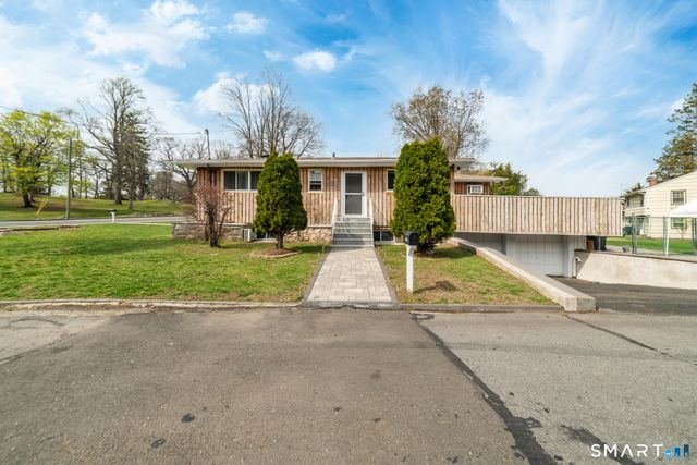 2776 East Main Street, Bridgeport, CT 06610