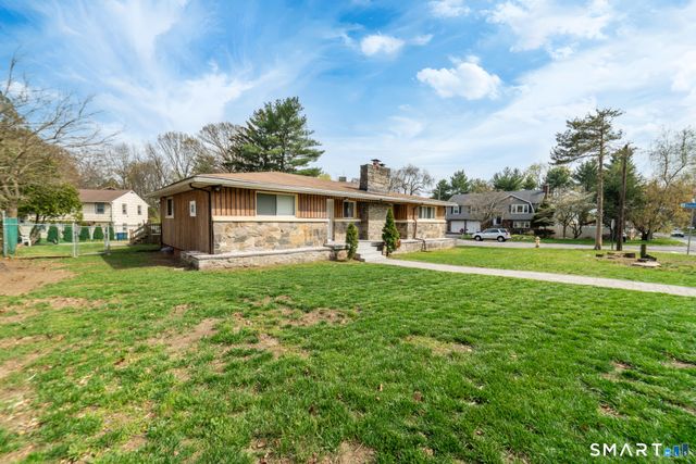 2776 East Main Street, Bridgeport, CT 06610