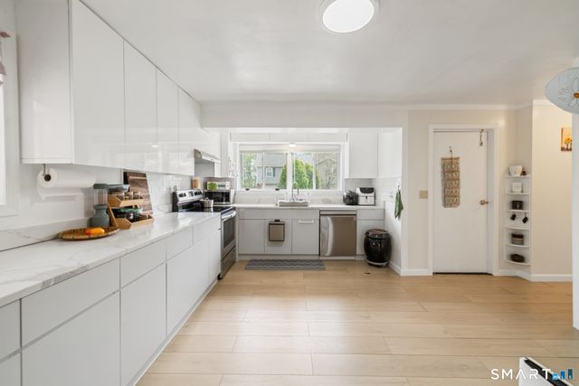 2776 East Main Street, Bridgeport, CT 06610