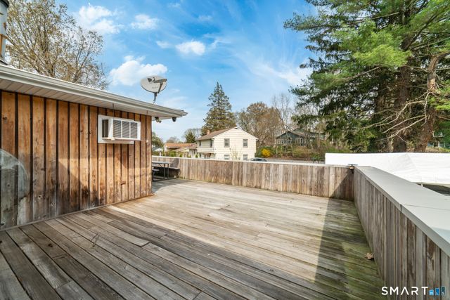 2776 East Main Street, Bridgeport, CT 06610