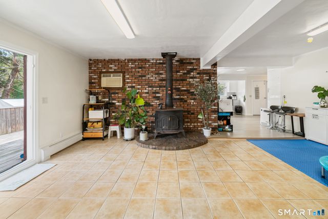 2776 East Main Street, Bridgeport, CT 06610