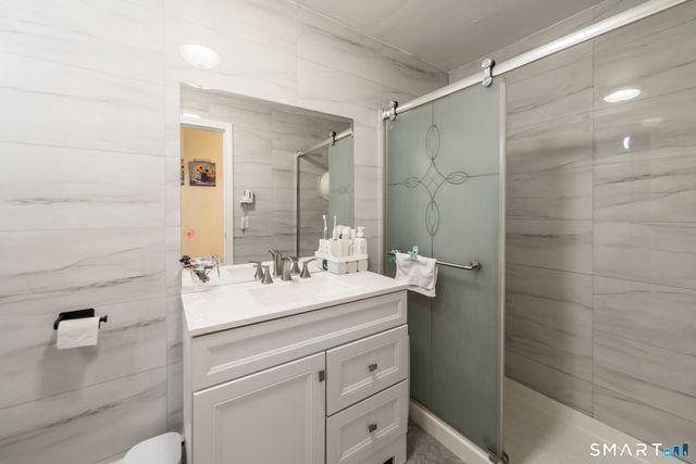 2776 East Main Street, Bridgeport, CT 06610