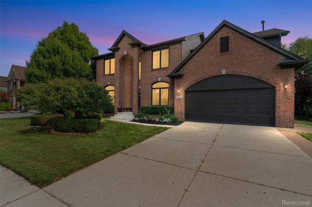22344 Woodlake Drive, Macomb Township, MI 48044
