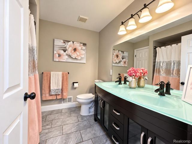 22344 Woodlake Drive, Macomb Township, MI 48044
