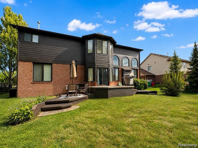22344 Woodlake Drive, Macomb Township, MI 48044