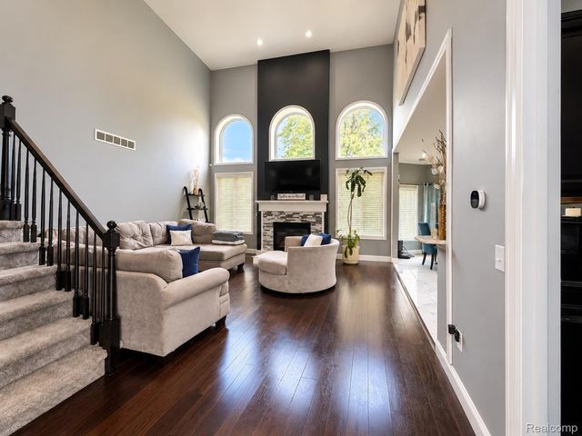 22344 Woodlake Drive, Macomb Township, MI 48044
