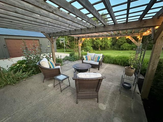 2946 Lewis Center Road, Lewis Center, OH 43035