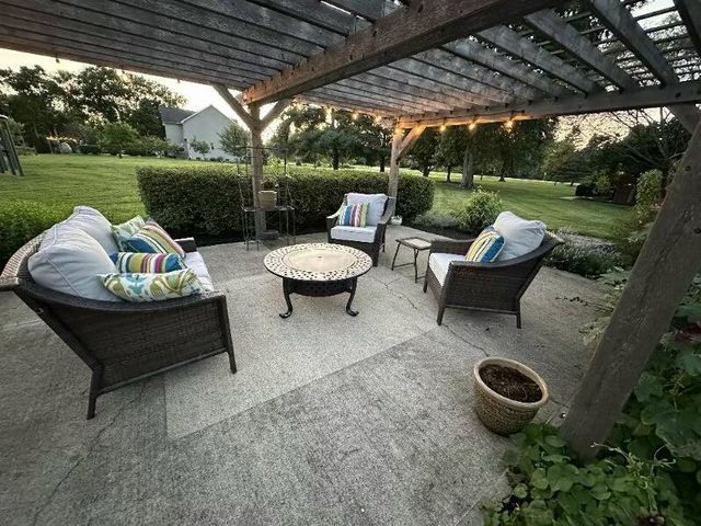 2946 Lewis Center Road, Lewis Center, OH 43035