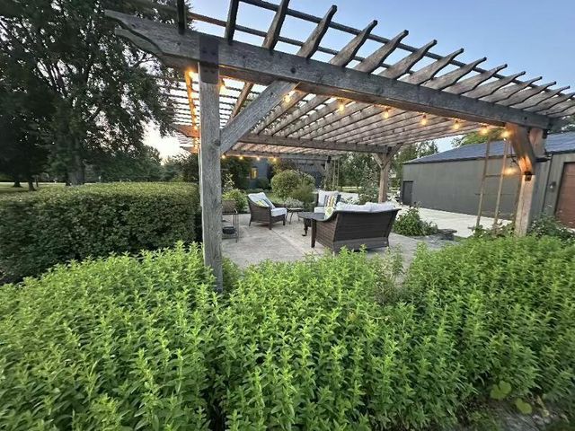 2946 Lewis Center Road, Lewis Center, OH 43035