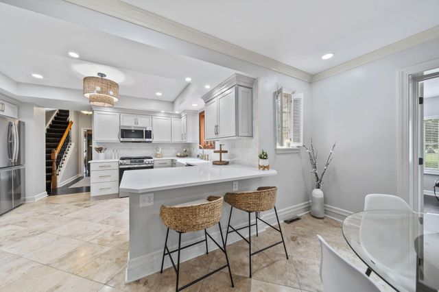 2946 Lewis Center Road, Lewis Center, OH 43035