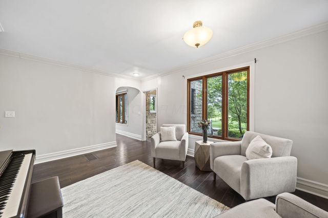 2946 Lewis Center Road, Lewis Center, OH 43035