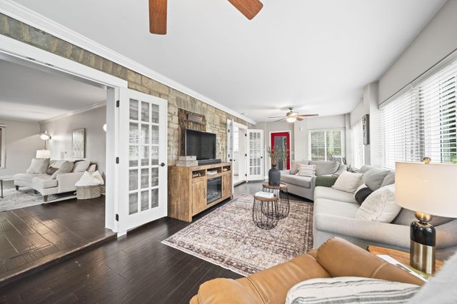 2946 Lewis Center Road, Lewis Center, OH 43035