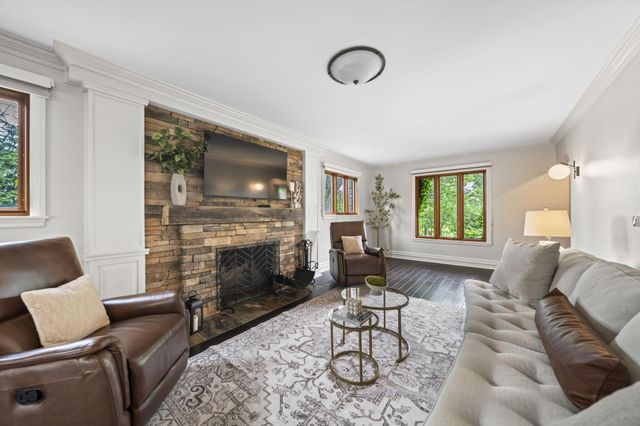 2946 Lewis Center Road, Lewis Center, OH 43035