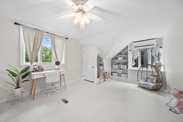 2946 Lewis Center Road, Lewis Center, OH 43035