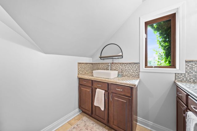 2946 Lewis Center Road, Lewis Center, OH 43035