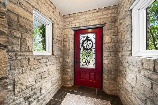 2946 Lewis Center Road, Lewis Center, OH 43035