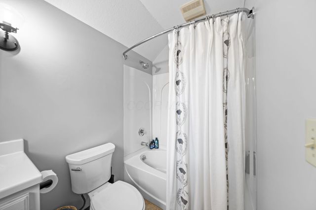 2946 Lewis Center Road, Lewis Center, OH 43035