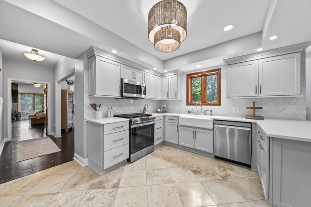 2946 Lewis Center Road, Lewis Center, OH 43035