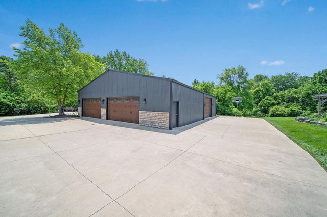 2946 Lewis Center Road, Lewis Center, OH 43035