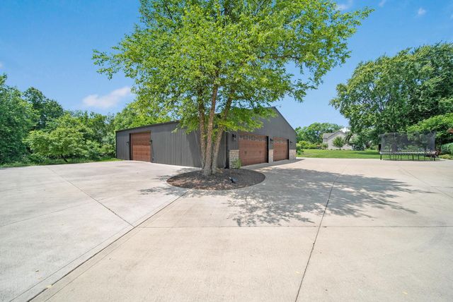 2946 Lewis Center Road, Lewis Center, OH 43035