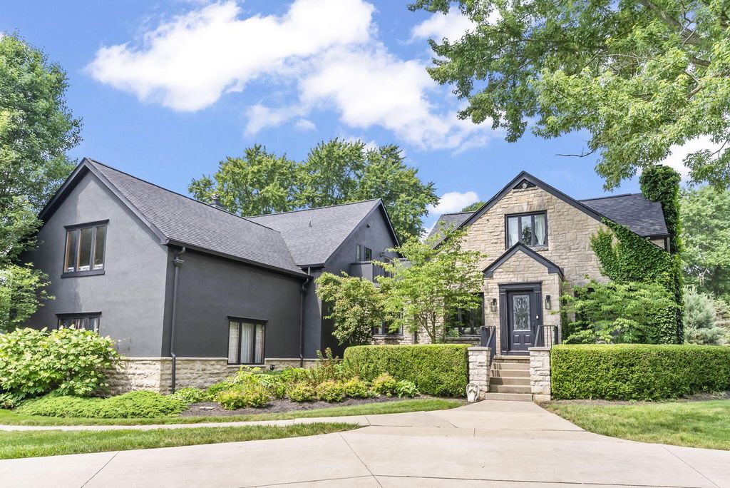 2946 Lewis Center Road, Lewis Center, OH 43035