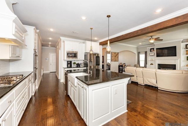 59785 Avery James Dr, Plaquemine, LA 70764