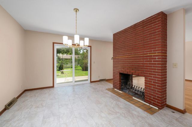 2427 N Coolidge Ave, Wichita, KS 67204