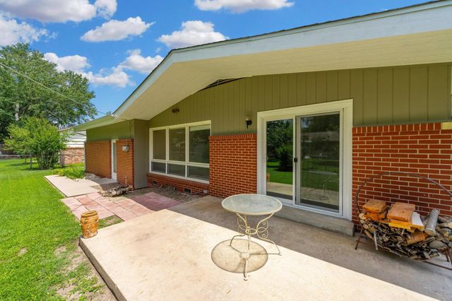 2427 N Coolidge Ave, Wichita, KS 67204