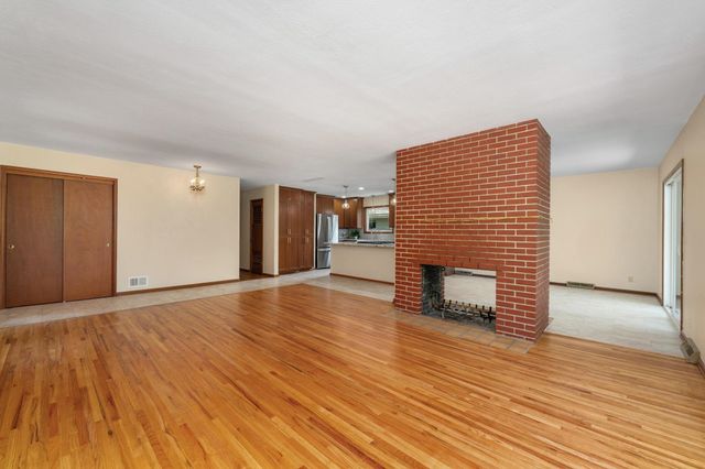2427 N Coolidge Ave, Wichita, KS 67204
