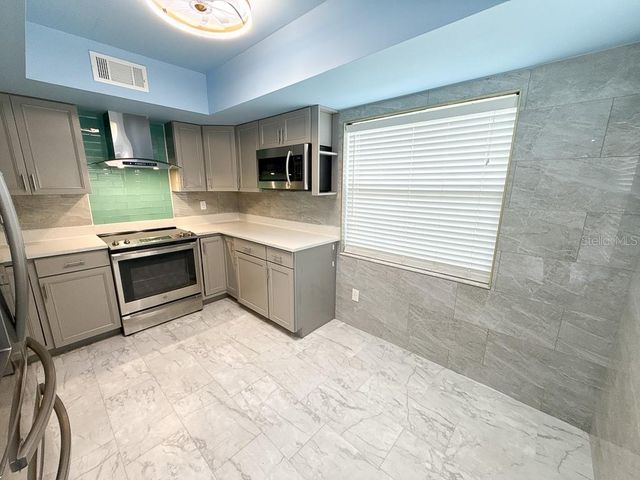 2588 FOREST RUN COURT 106A, Clearwater, FL 33761