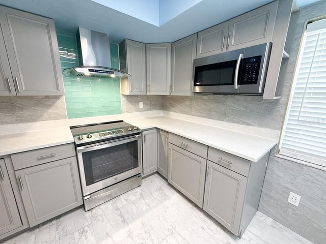 2588 FOREST RUN COURT 106A, Clearwater, FL 33761