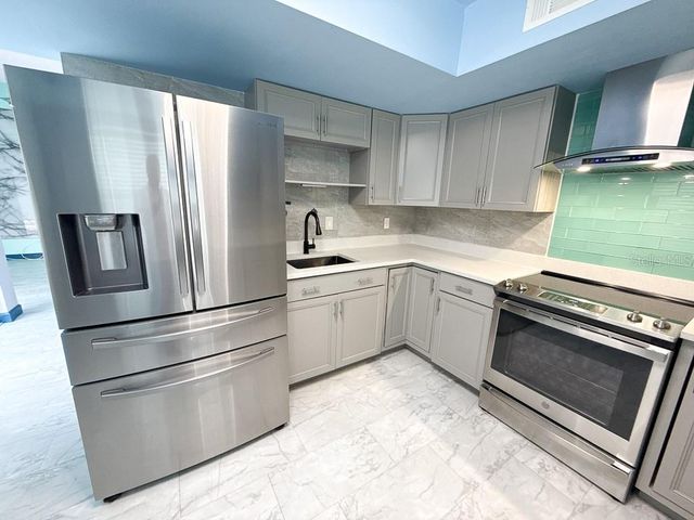 2588 FOREST RUN COURT 106A, Clearwater, FL 33761