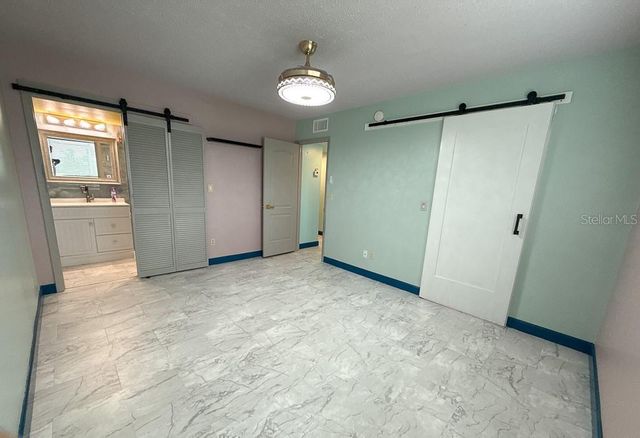 2588 FOREST RUN COURT 106A, Clearwater, FL 33761