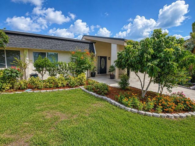 2588 FOREST RUN COURT 106A, Clearwater, FL 33761
