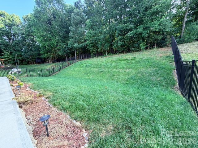 5816 Selkirkshire Road, Charlotte, NC 28278