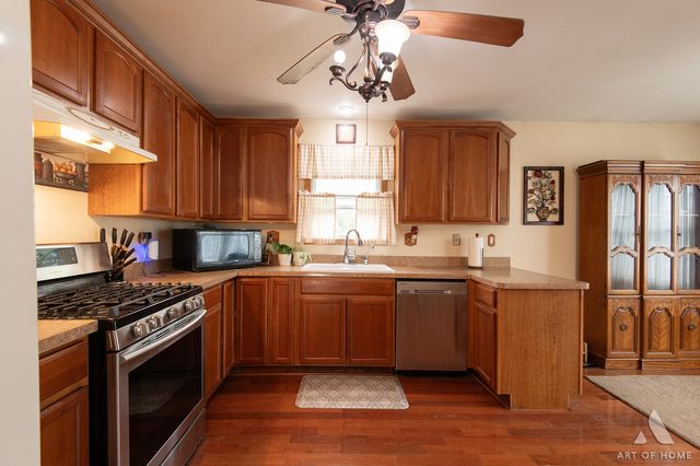 20653 S Frankfort Square Road, Frankfort, IL 60423
