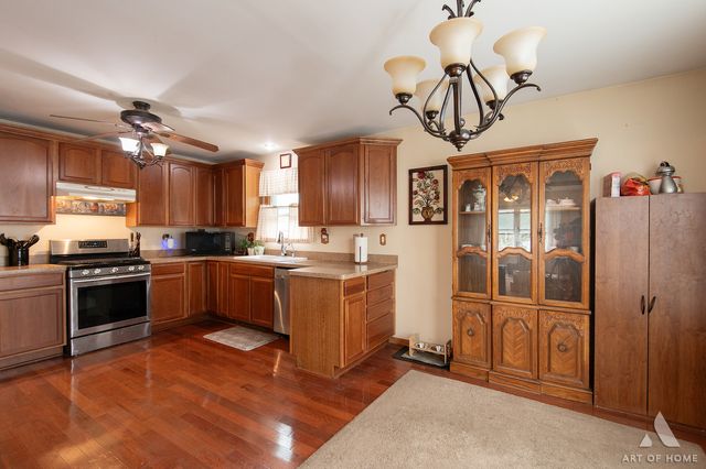20653 S Frankfort Square Road, Frankfort, IL 60423
