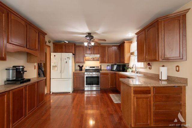 20653 S Frankfort Square Road, Frankfort, IL 60423