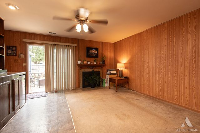 20653 S Frankfort Square Road, Frankfort, IL 60423